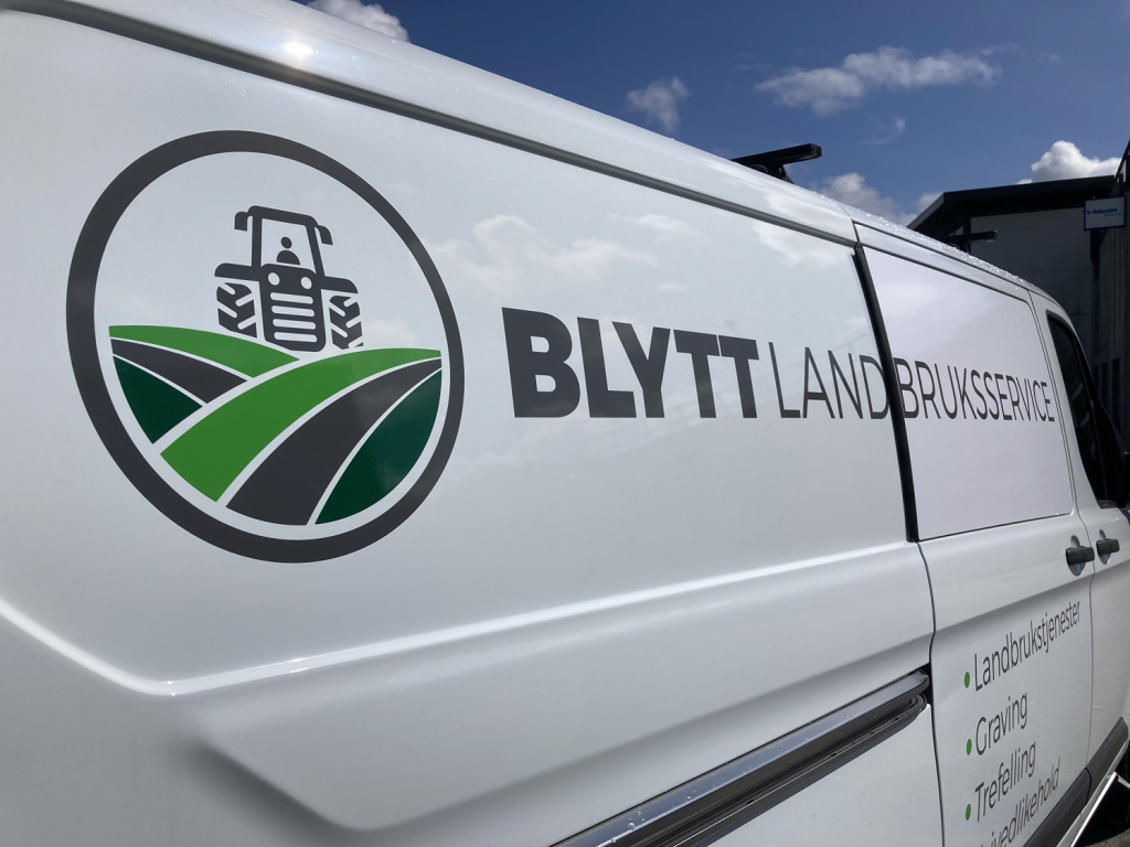 Blytt Landbruksservice // Ford Custom L2 04.23